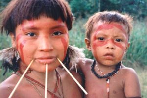 タイに住む首長族 首輪を外すとどうなるの 雑学サークル